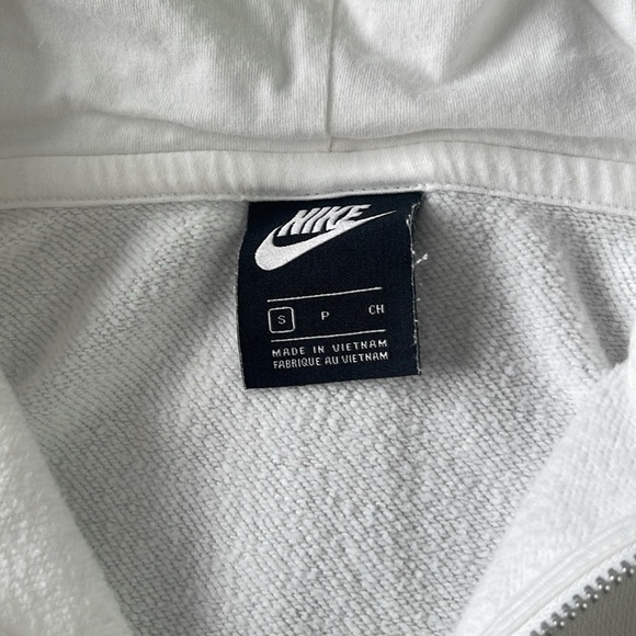 EUC ladies Nike cropped hoodie - Picture 2 of 4